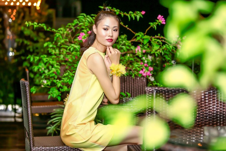 Ngày 27/6, Quán quân  Vietnam's Next Top Model 2012 Mai Giang đã xuất hiện tại đêm diễn giới thiệu BST “Hoa dạ vỹ” của NTK Xuân Lê.